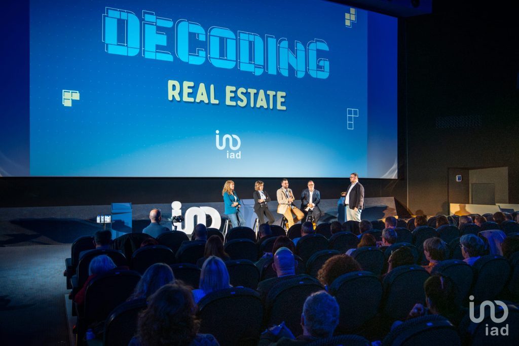 decoding real estate mesa redonda